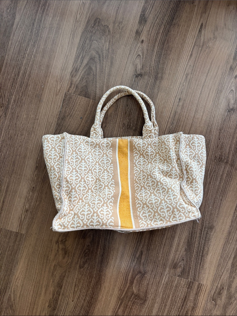 Shiraleah carpet fabric bag